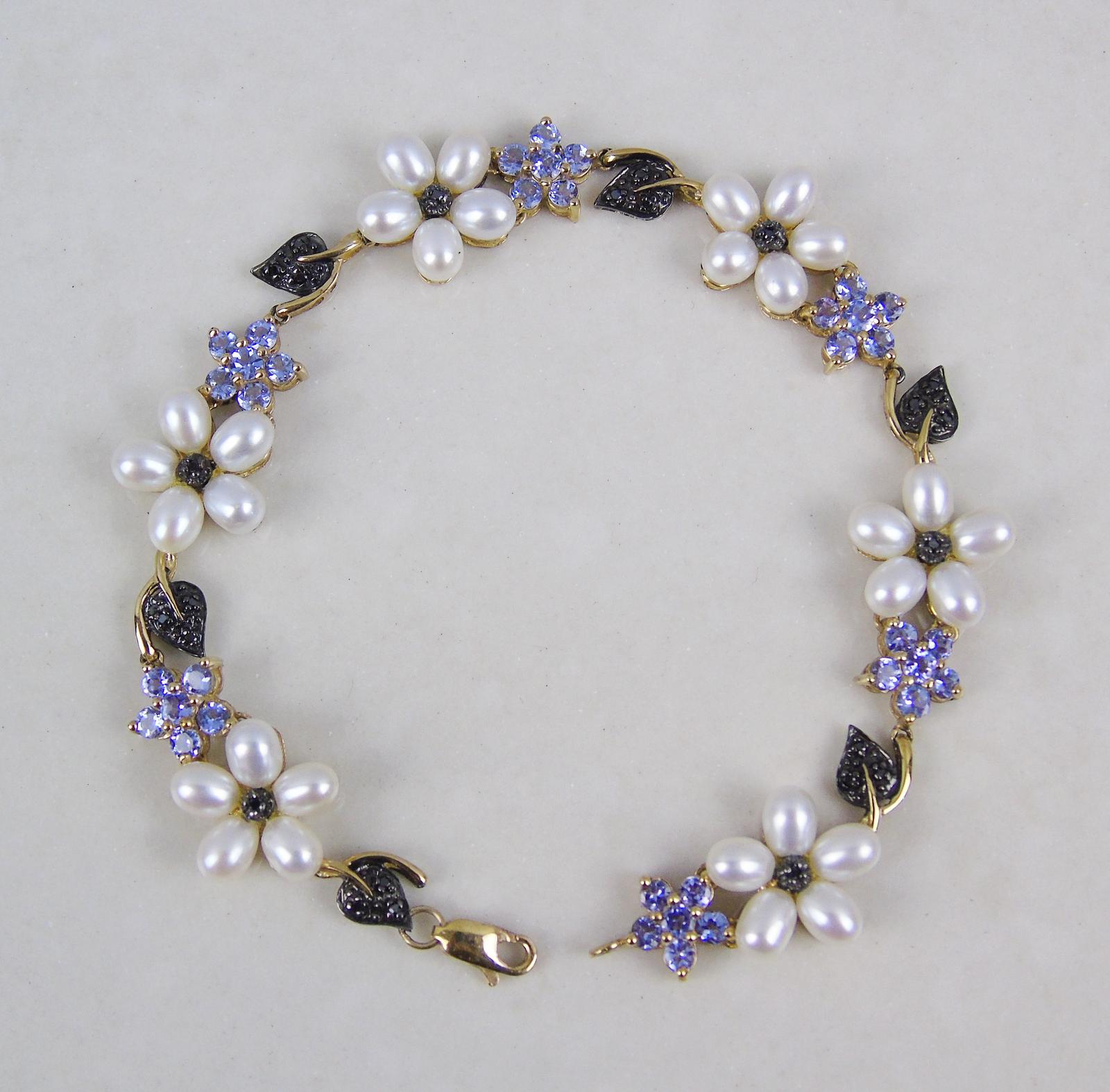 Pretty Cultured Pearl & Gem Set Bracelet (1 of 6)