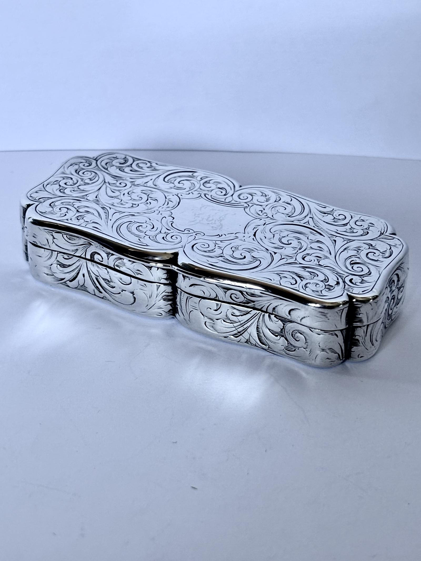 Early Victorian Silver Gilt Snuff Box - Nathaniel Mills - Birmingham 1842 (1 of 11) Early Victorian Silver Gilt Snuff Box - Nathaniel Mills - Birmingham 1842 (1 of 11)