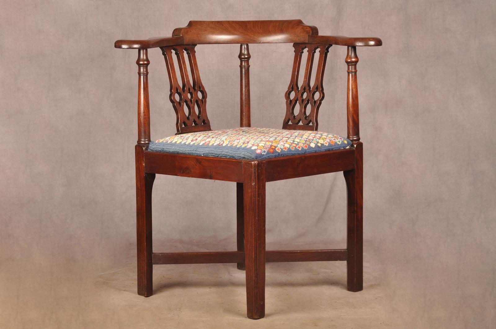 Nice Quality 18th Century Mahogany Desk Chair (1 of 9) Nice Quality 18th Century Mahogany Desk Chair (1 of 9)