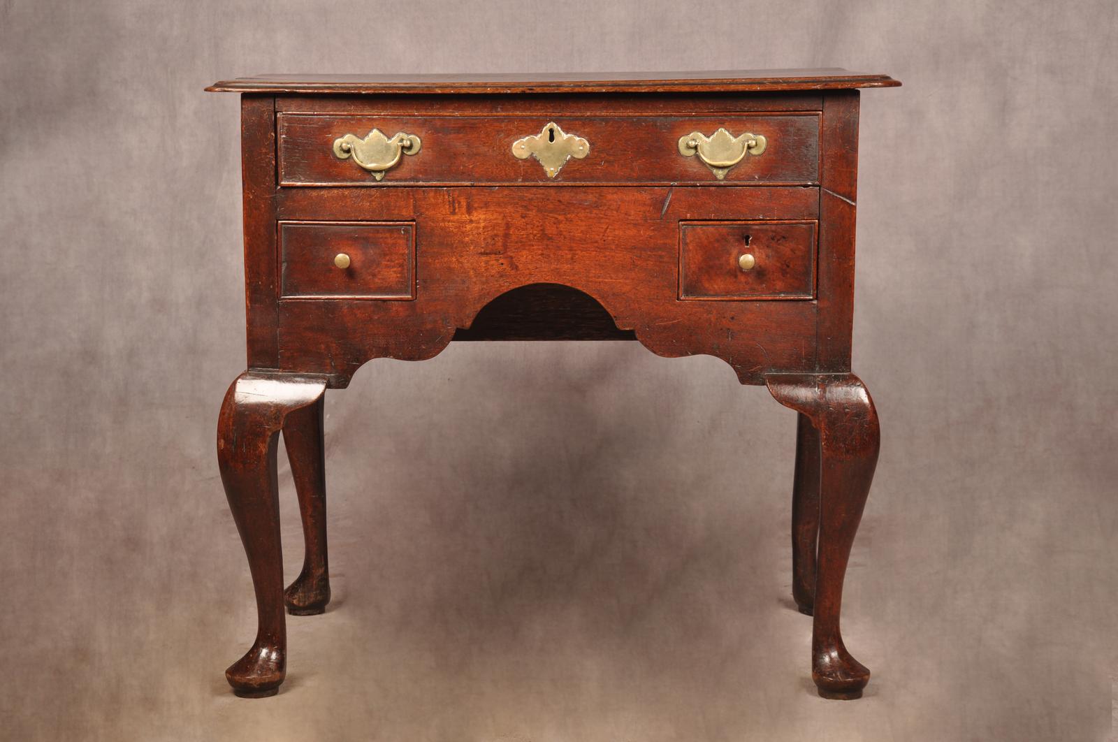 Small Early 18th Century Red Walnut Lowboy / Side Table (1 of 8) Small Early 18th Century Red Walnut Lowboy / Side Table (1 of 8)