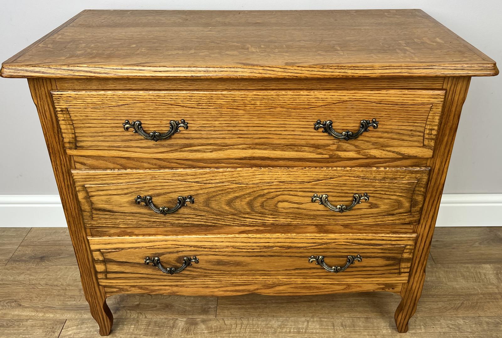 Chest of Drawers Vintage French Style Oak 3 Drawers Carved Cabinet (1 of 11) Chest of Drawers Vintage French Style Oak 3 Drawers Carved Cabinet (1 of 11)
