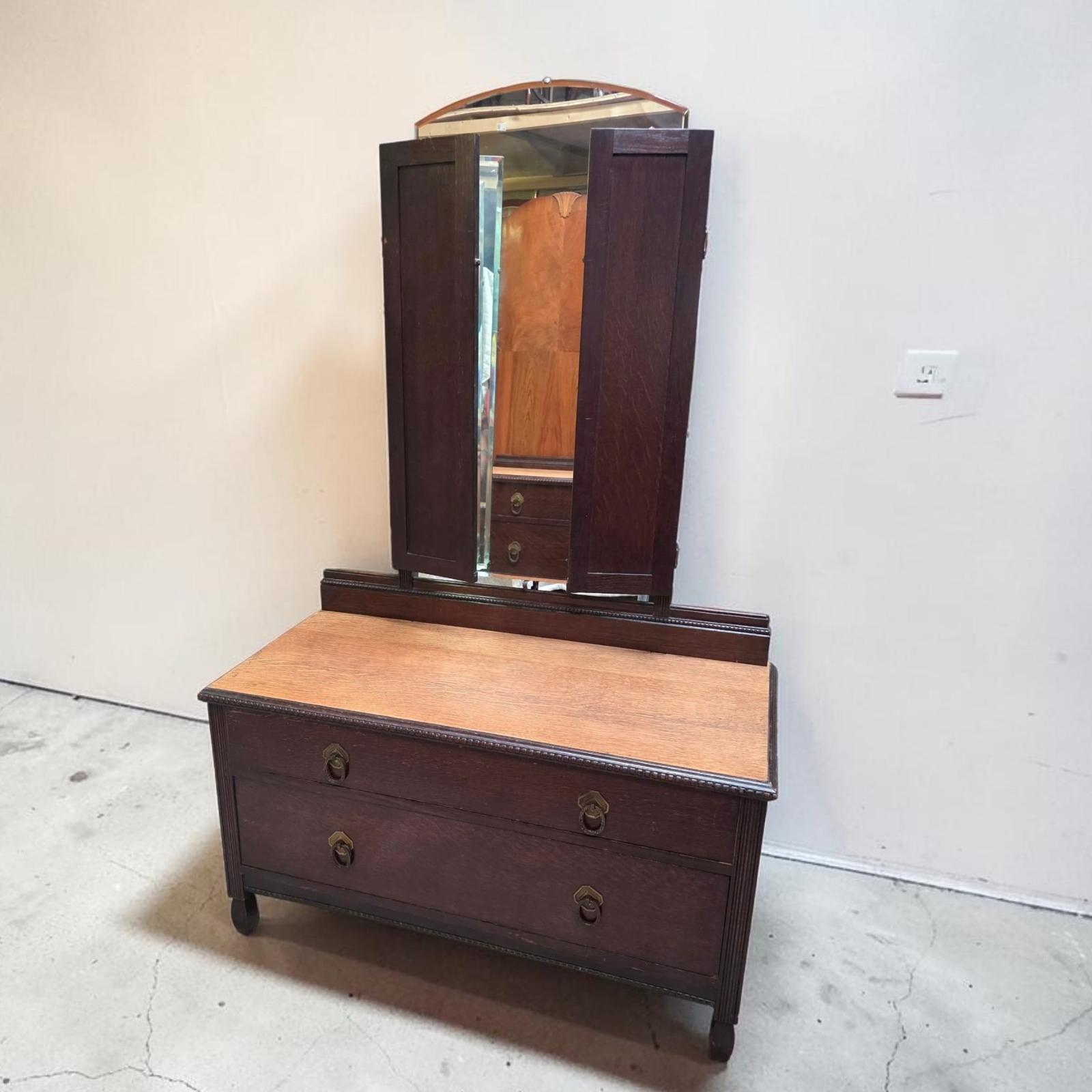 Antique Oak Dressing Chest / Triple Mirror c.1920 (1 of 1) Antique Oak Dressing Chest / Triple Mirror c.1920 (1 of 1)