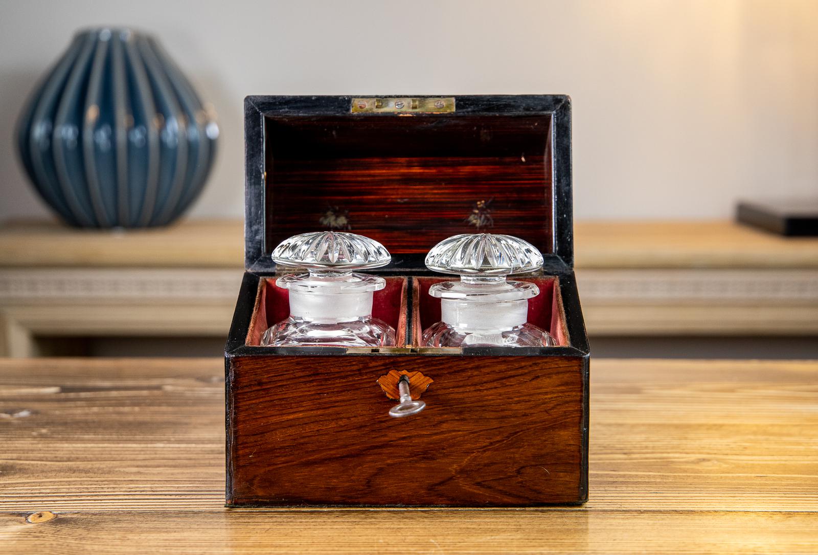 Rosewood Perfume Box 1880 (1 of 12)