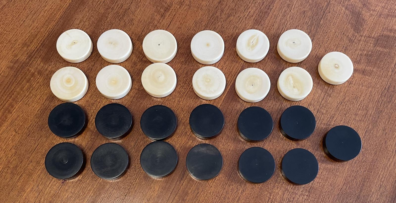 Set of Draughts or Checkers (1 of 9)