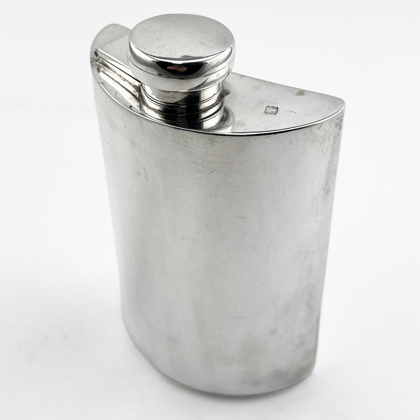 Superb Quality 6.8 Troy Oz Sterling Silver Hip Flask (1 of 7) Superb Quality 6.8 Troy Oz Sterling Silver Hip Flask (1 of 7)