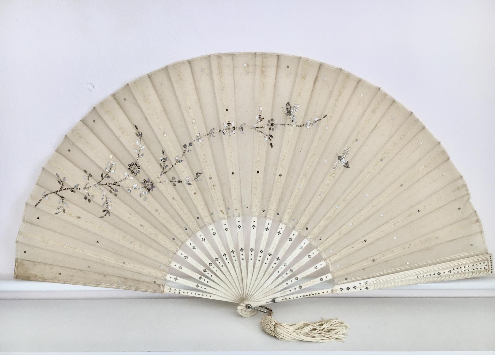 Late Victorian / Edwardian Silk Gauze Fan Silver Inlaid Bone Sticks & Sequin Embroidery (1 of 8)