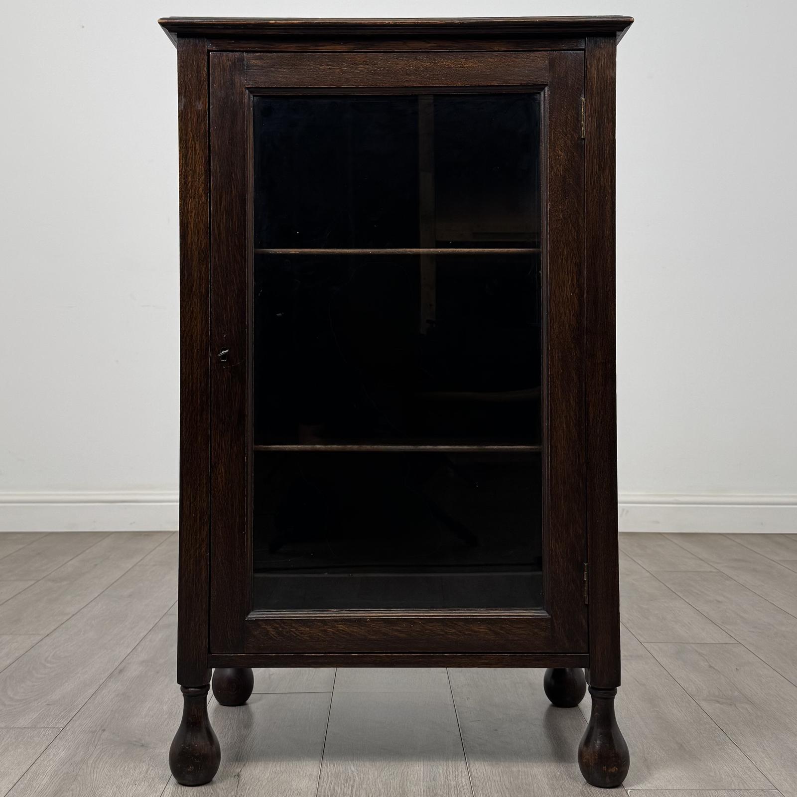 Antique 20th Century Edwardian Display Cabinet in Oak (1 of 10) Antique 20th Century Edwardian Display Cabinet in Oak (1 of 10)