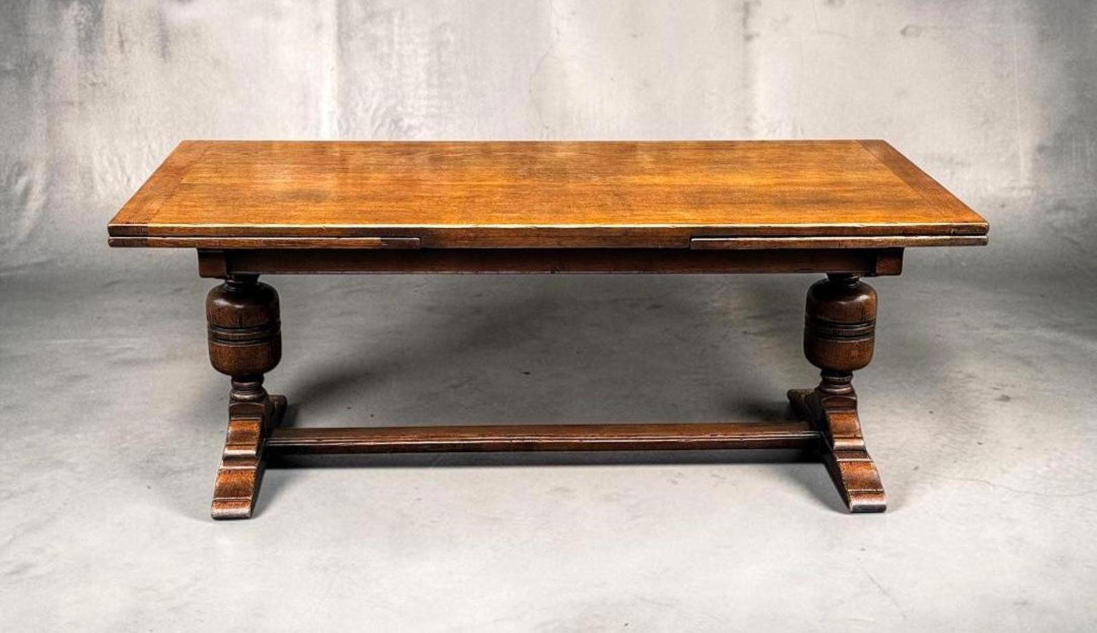 Large Oak Draw Leaf Dining Table Seats 12 (1 of 12) Large Oak Draw Leaf Dining Table Seats 12 (1 of 12)