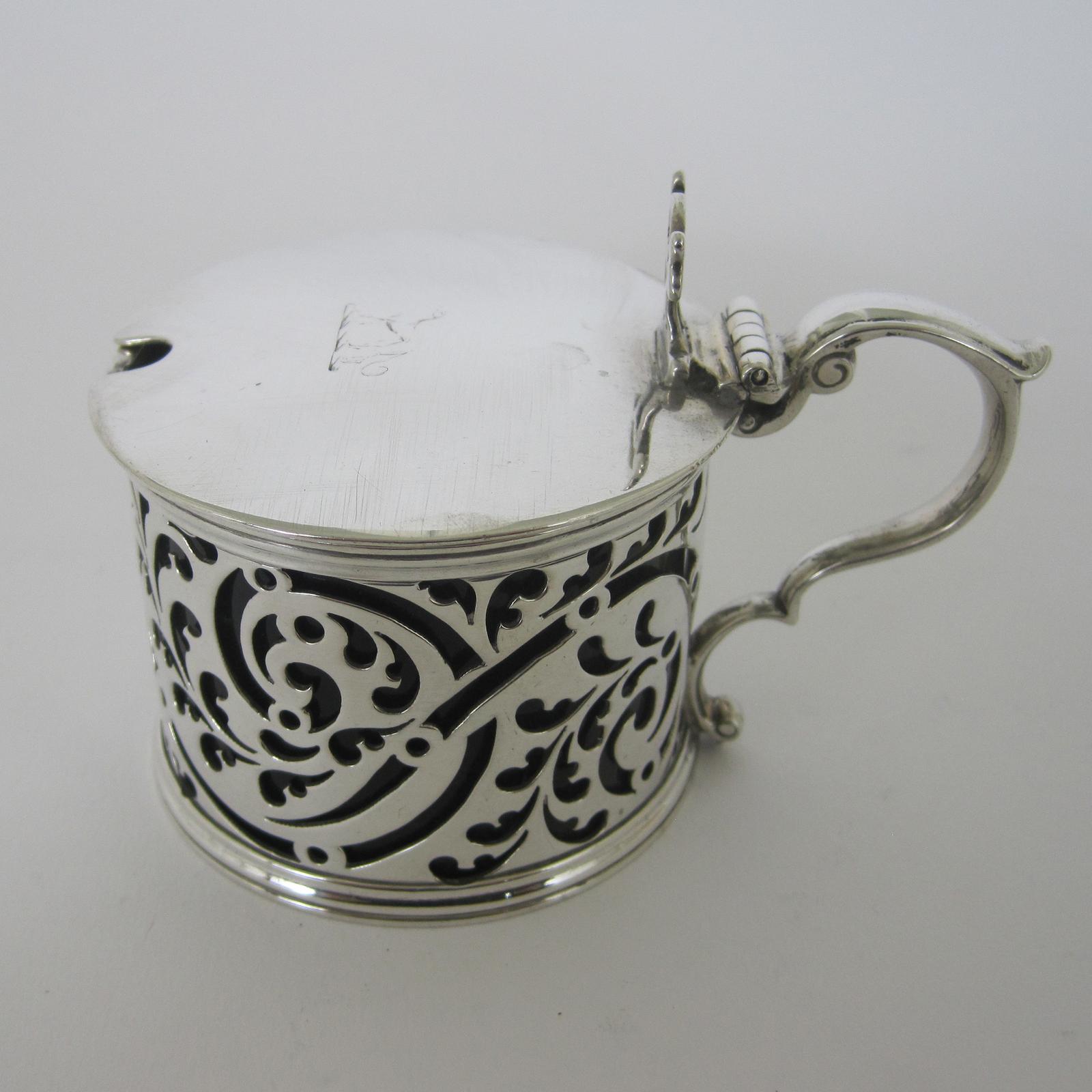 Early Victorian Silver Mustard Pot with Bristol Blue Liner (1 of 7)