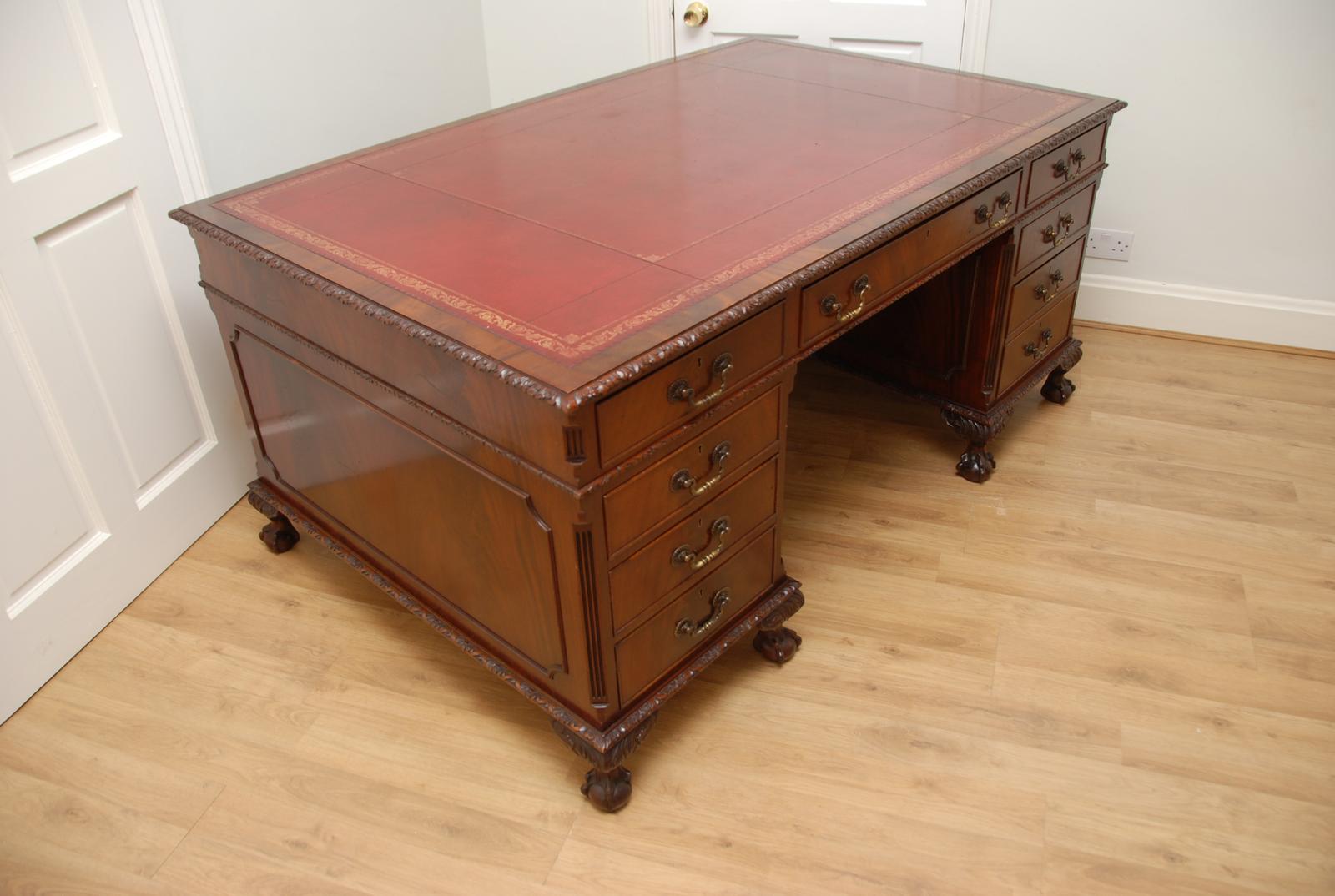 Partners Mahogany Writing Desk with Burgundy / Red Leather (1 of 12)