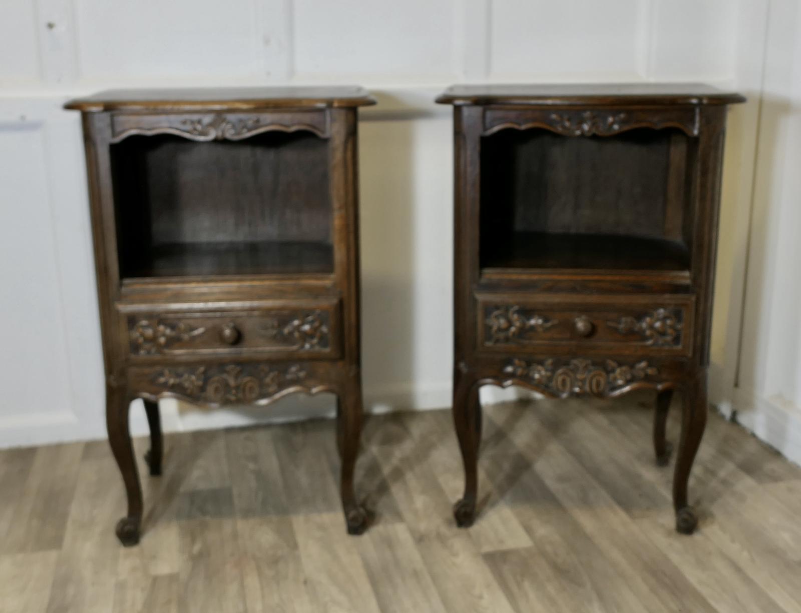 Pair of French Oak Bedside Cabinets (1 of 5)