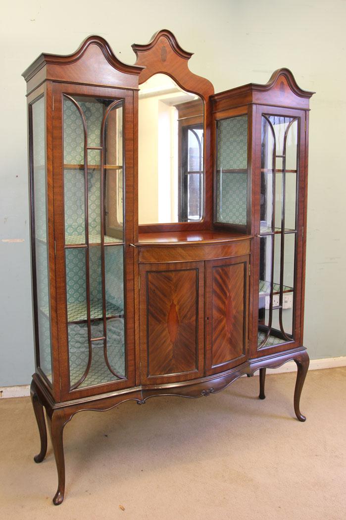 Antique Quality Shaped Mahogany Mirror Back Display Cabinet (1 of 7)