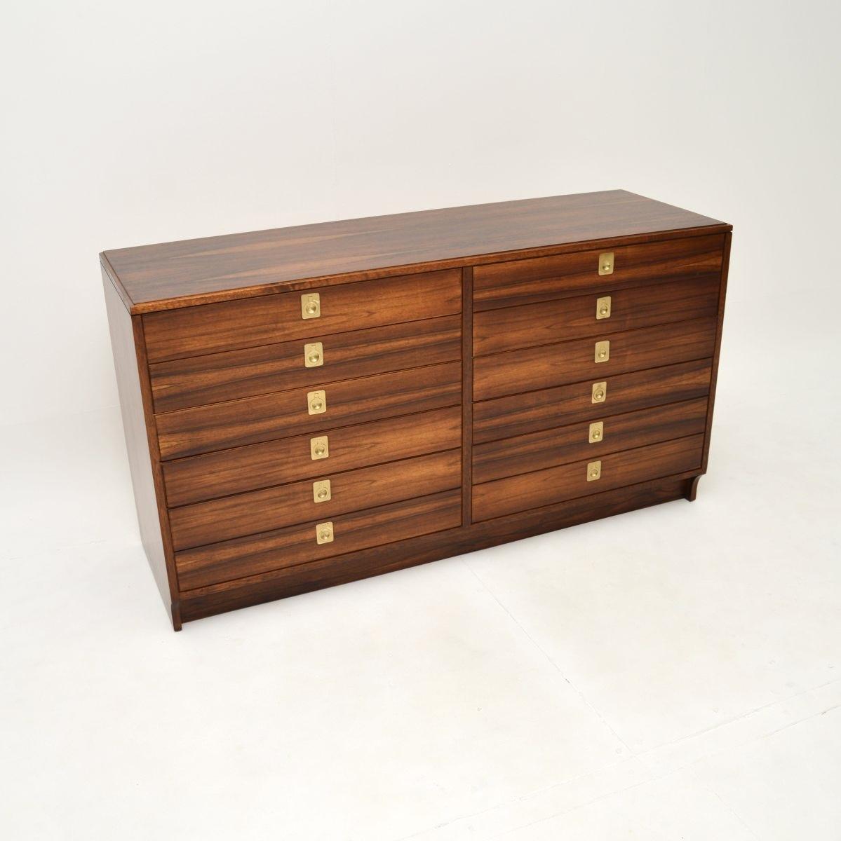 Vintage Rosewood Sideboard / Chest of Drawers by Robert Heritage for Archie Shine (1 of 10) Vintage Rosewood Sideboard / Chest of Drawers by Robert Heritage for Archie Shine (1 of 10)