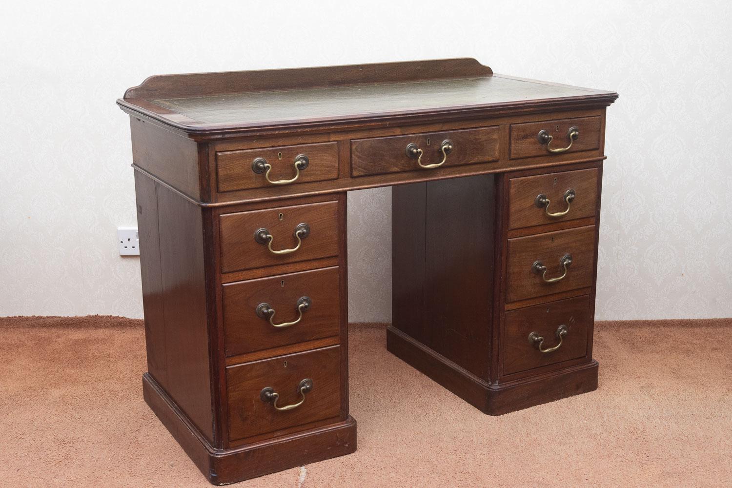 Victorian Mahogany Kneehole Desk (1 of 11)