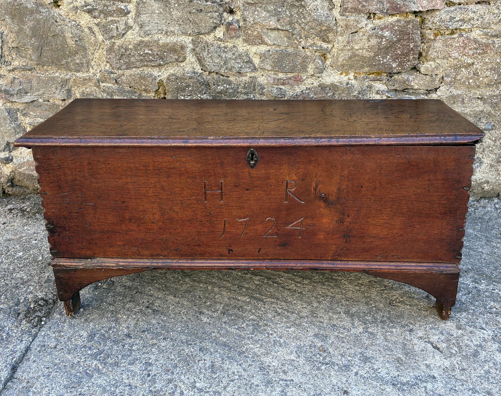 Early 18th Century Oak Sword Chest (1 of 16) Early 18th Century Oak Sword Chest (1 of 16)