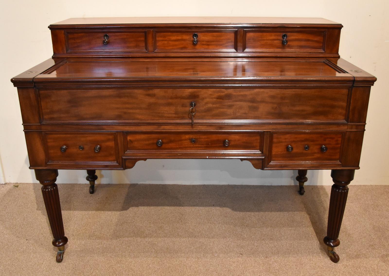 Large Mid 19th Century Mahogany Desk (1 of 12)