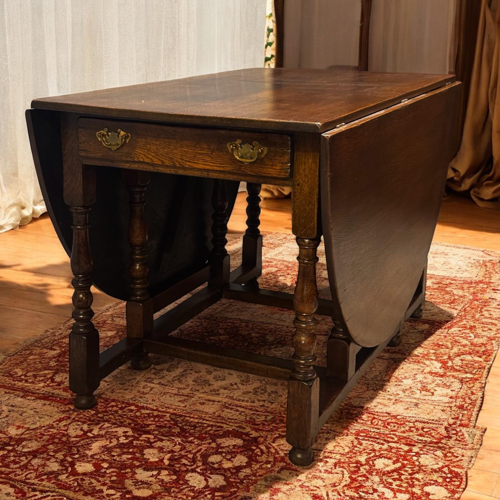 Antique Eighteenth-century Large Oak Gateleg Dining Table / Two Single Drawer / Seats 6-10 c.1750 (1 of 21)