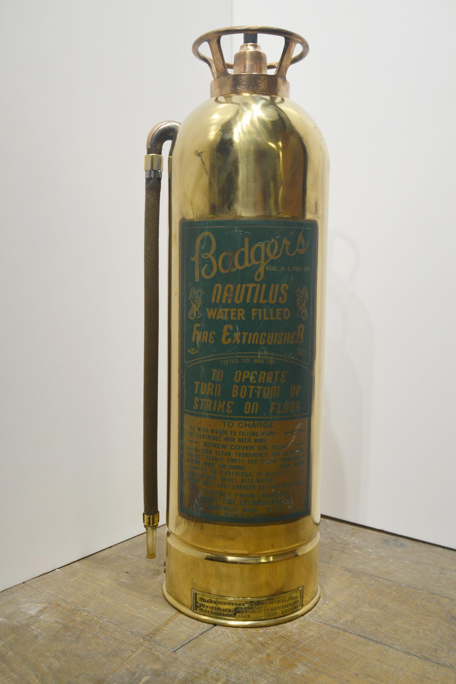 Badgers American Fire Extinguisher (1 of 6)