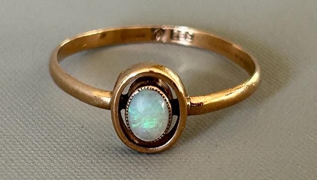 Art Deco 8 ct Gold & Opal Ring (1 of 5) Art Deco 8 ct Gold & Opal Ring (1 of 5)