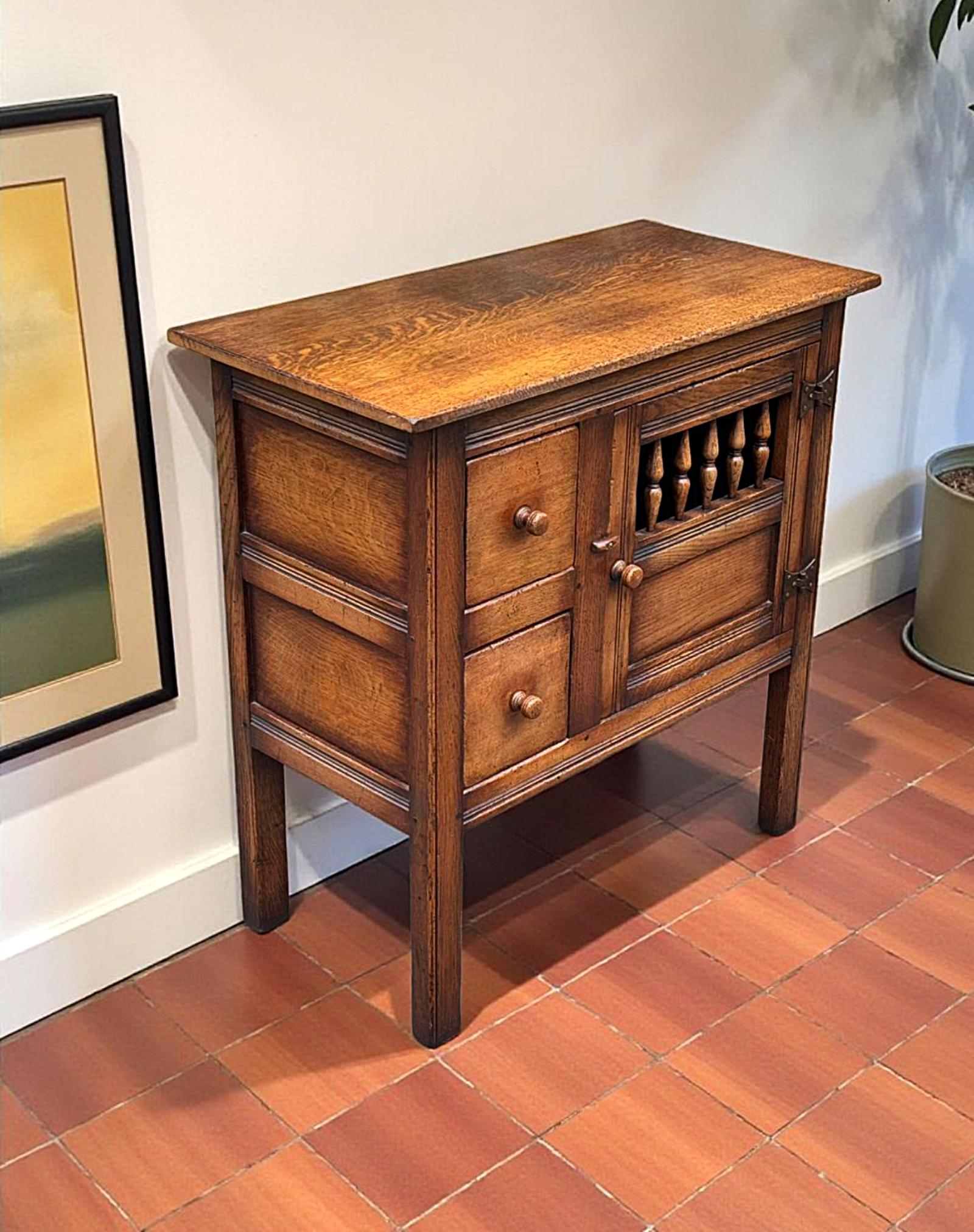 Oak Miniature Credence / Cupboard Titchmarsh & Goodwin RL19449 (1 of 17)