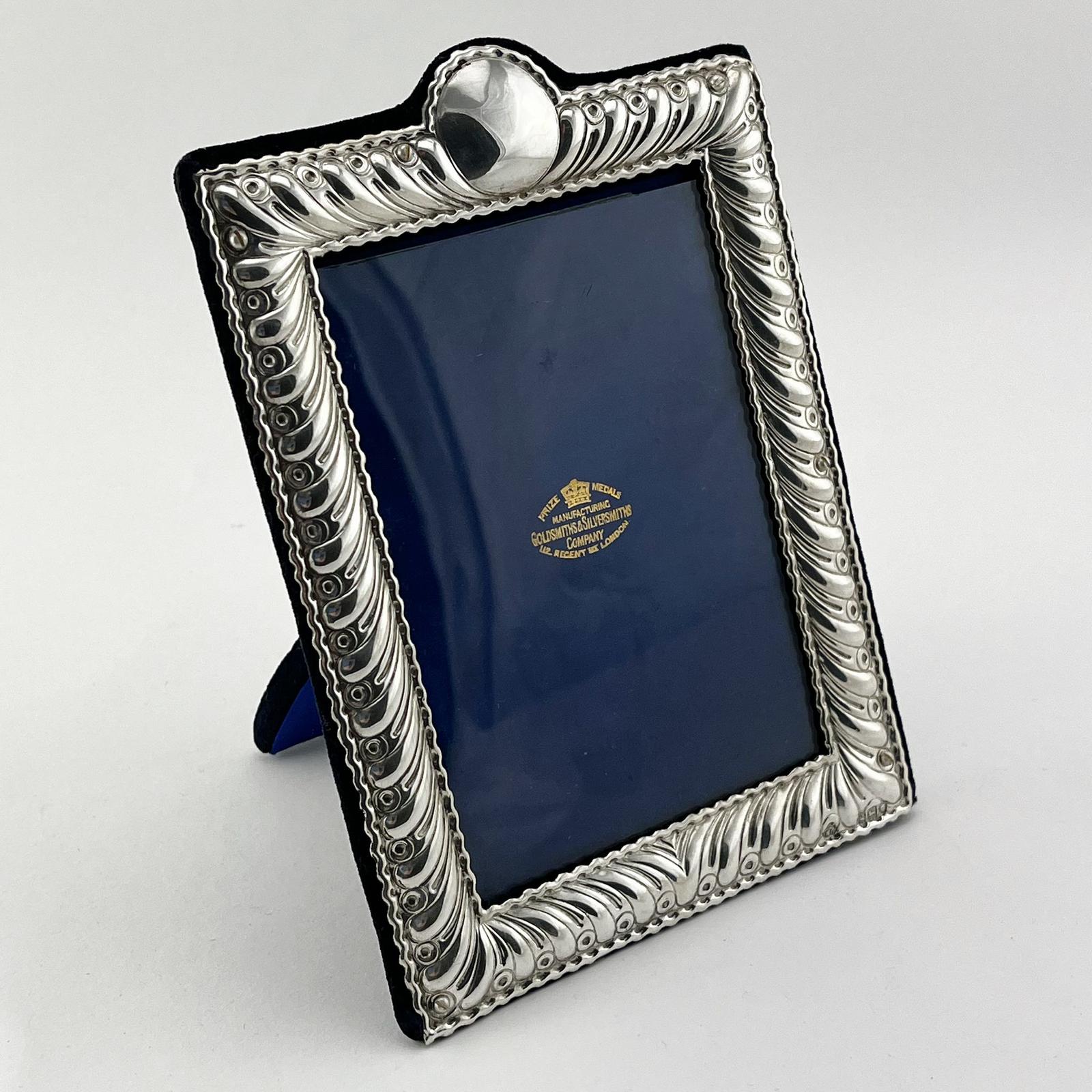 William Comyns Sterling Silver Rectangular Photo Frame (1 of 6) William Comyns Sterling Silver Rectangular Photo Frame (1 of 6)