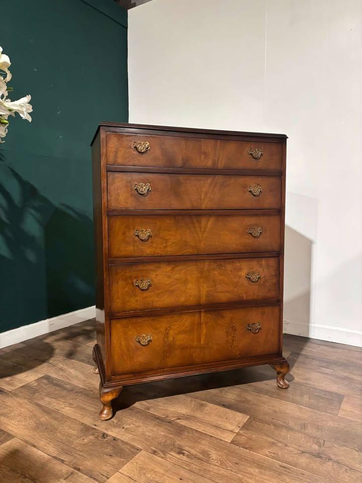 Vintage Walnut Five Drawer Chest (1 of 14) Vintage Walnut Five Drawer Chest (1 of 14)