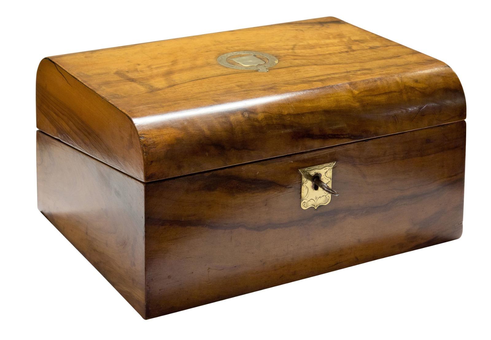 Victorian Walnut Writing Slope (1 of 1) Victorian Walnut Writing Slope (1 of 1)