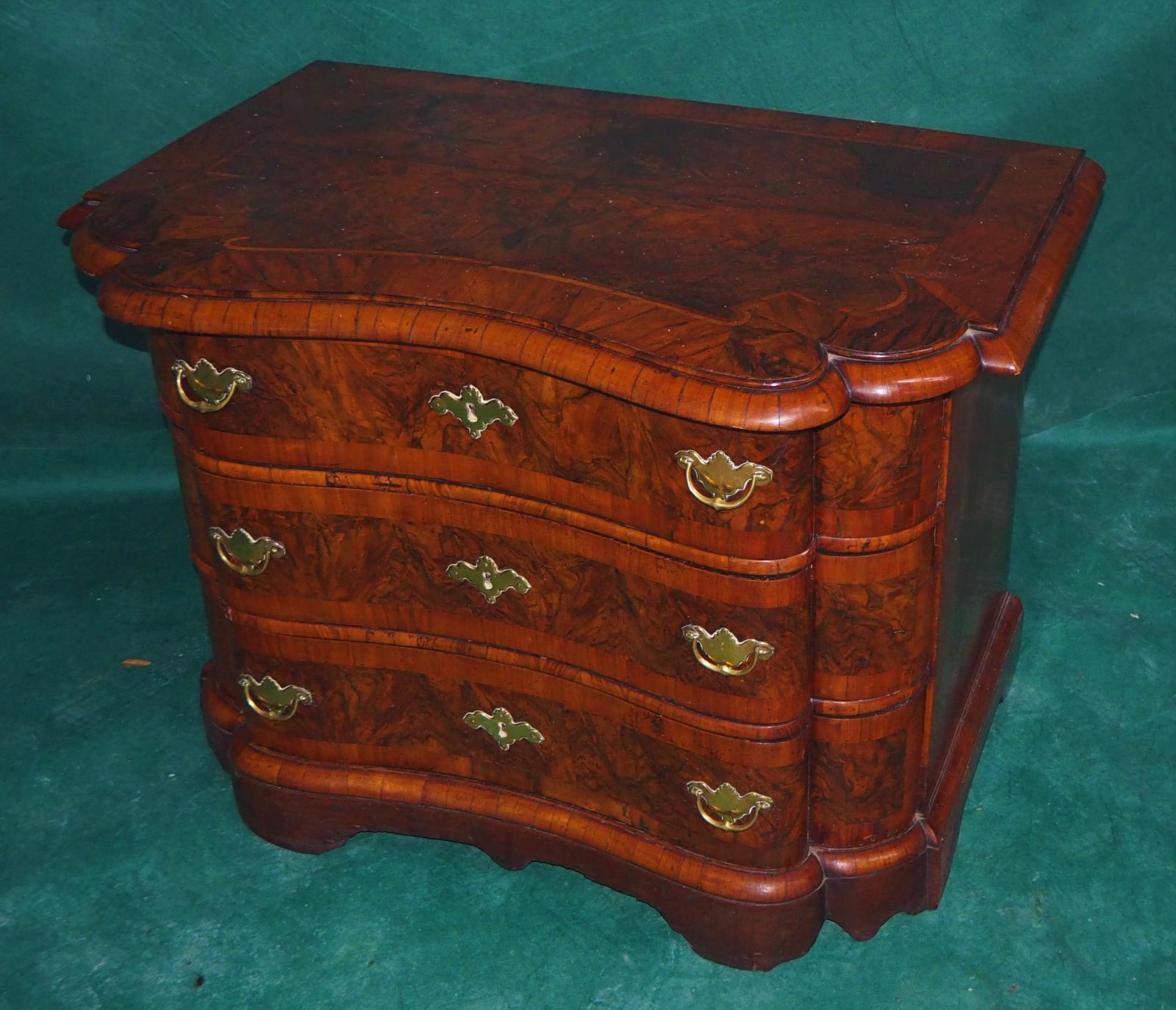 Venetian Antique Commode (1 of 5)