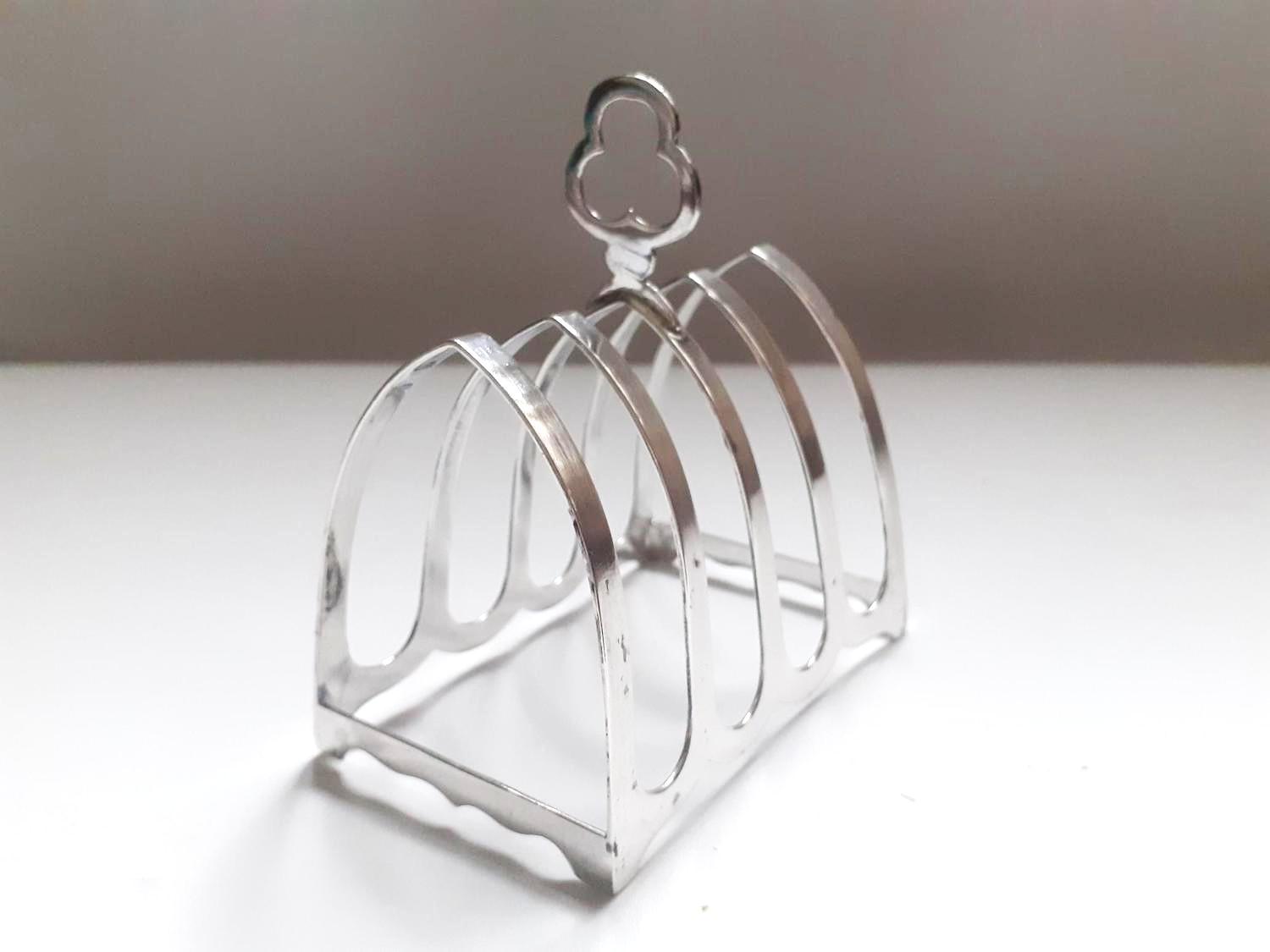Lovely Art Deco Silver Shamrock Toast Rack (1 of 6) Lovely Art Deco Silver Shamrock Toast Rack (1 of 6)