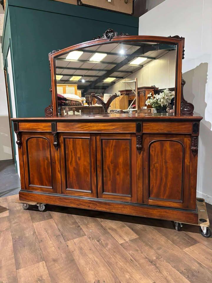 Quality Victorian Mahogany Mirror Back Sideboard c.1870 (1 of 16)