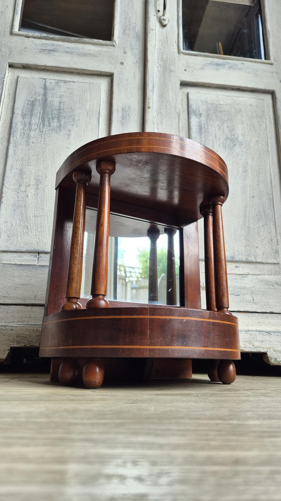 Early 20th C. Mahogany Mirrored Display Shelf (1 of 20) Early 20th C. Mahogany Mirrored Display Shelf (1 of 20)
