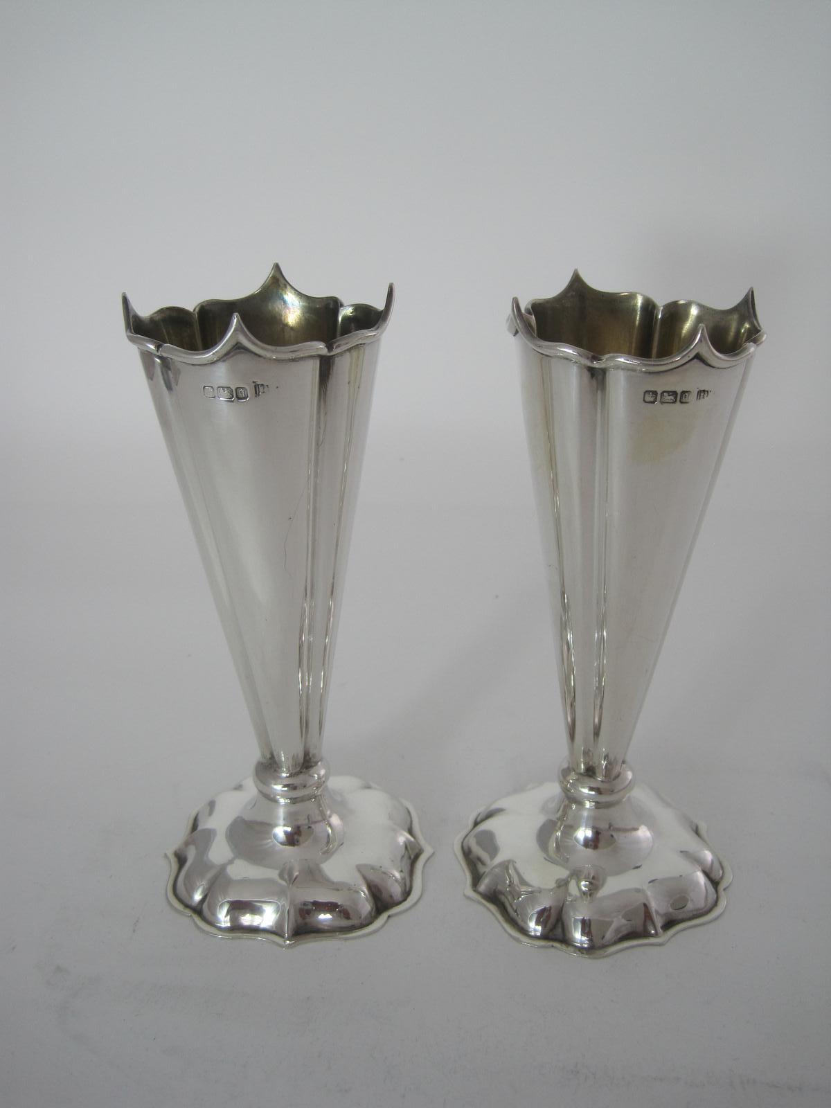 Pair of Stylish Edwardian Silver Vases (1 of 6) Pair of Stylish Edwardian Silver Vases (1 of 6)