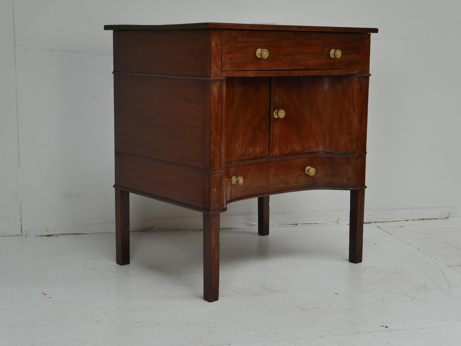 Georgian Concave Side Cabinet (1 of 12) Georgian Concave Side Cabinet (1 of 12)