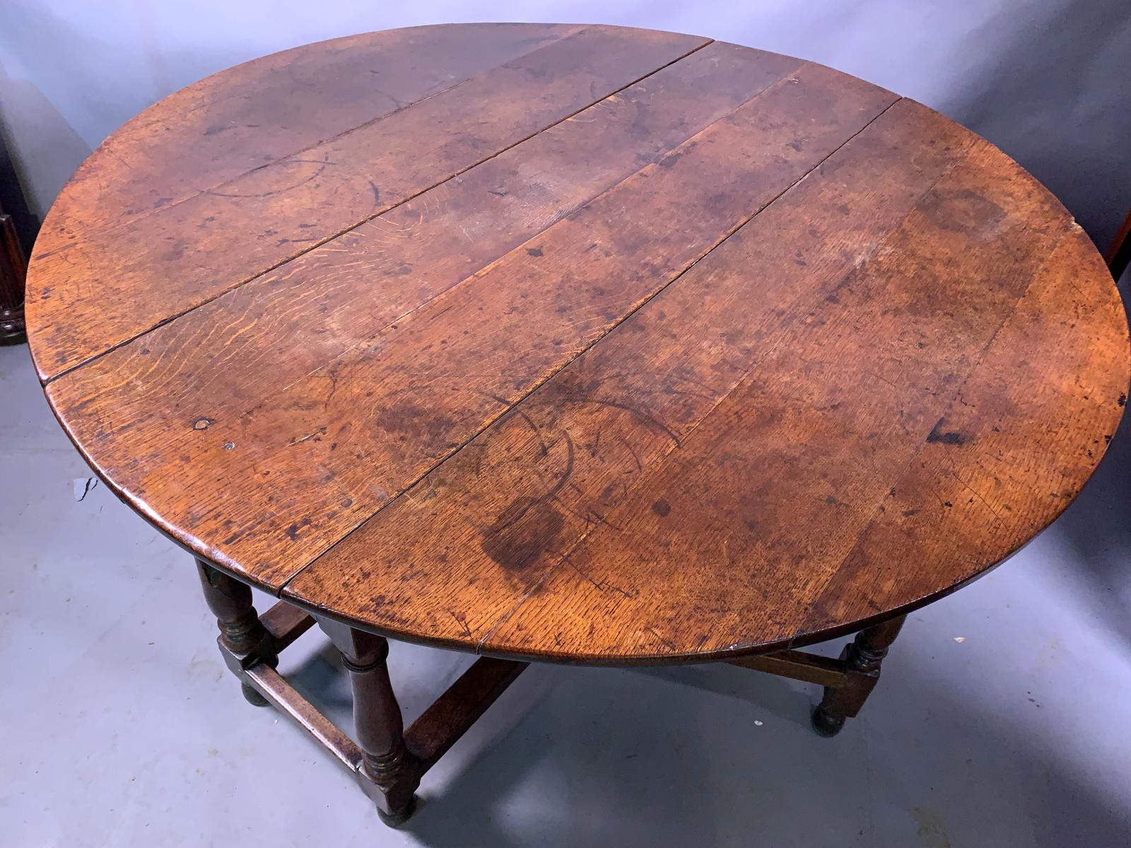 Good Sized 17th Century Gateleg Table in Oak (1 of 8) Good Sized 17th Century Gateleg Table in Oak (1 of 8)