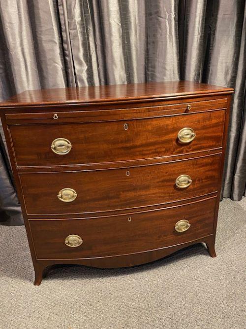 Bow Fronted Chest of Drawers (1 of 6)