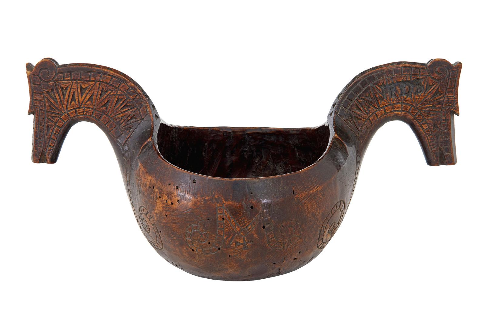 18th Century Norwegian Carved Kasa Ale Cup (1 of 6)