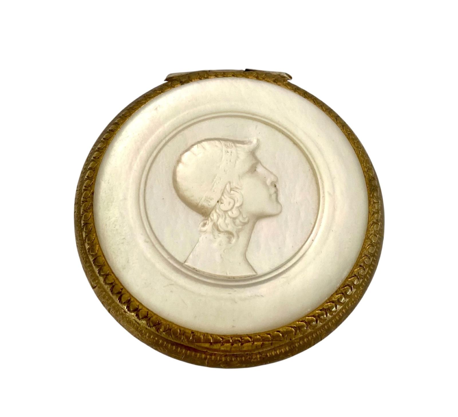 Art Deco Powder Compact Carved Mother of Pearl Flapper Girl c.1920 (1 of 6) Art Deco Powder Compact Carved Mother of Pearl Flapper Girl c.1920 (1 of 6)