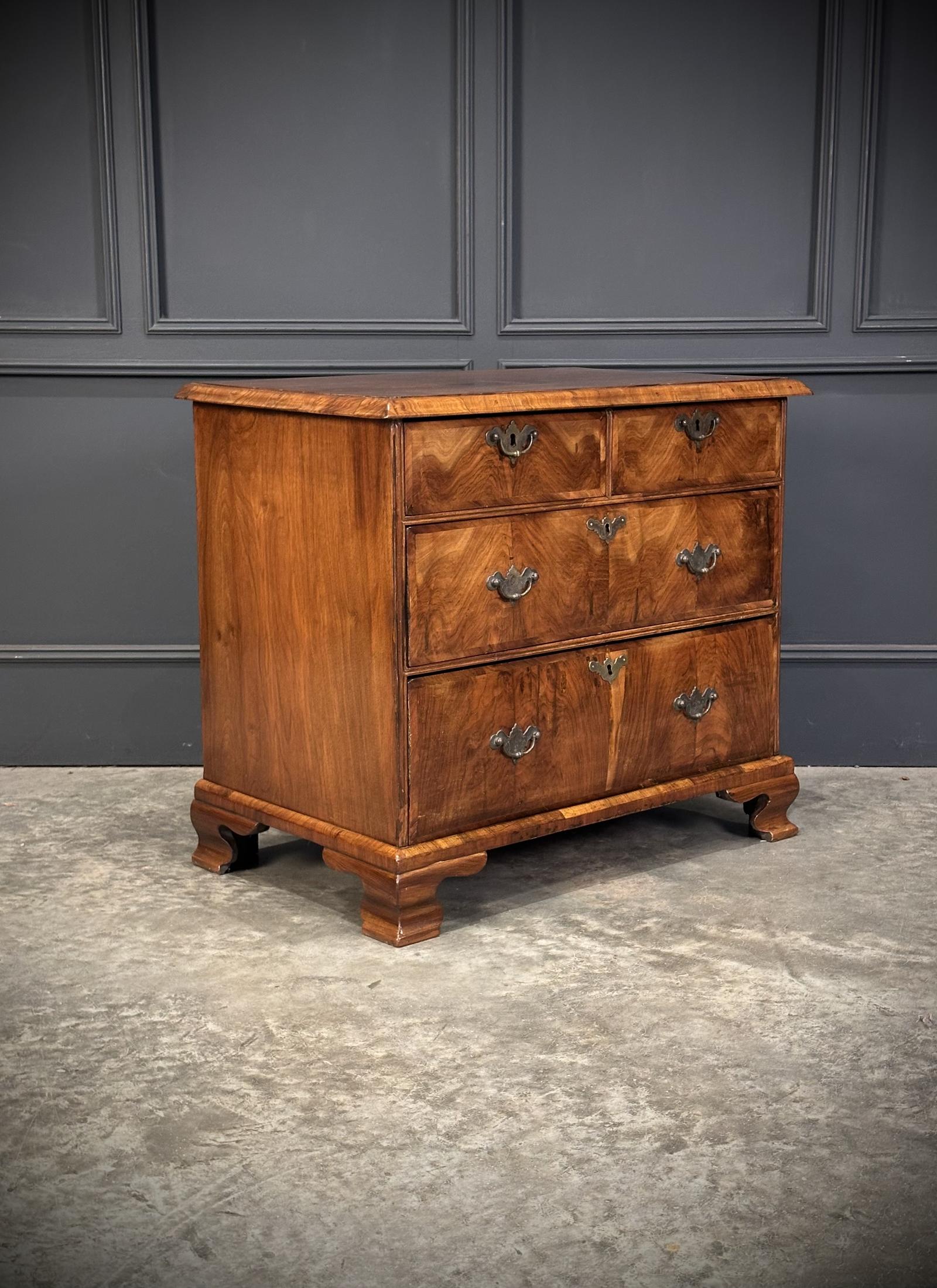 18th Century Queen Anne Walnut Chest of Drawers (1 of 12) 18th Century Queen Anne Walnut Chest of Drawers (1 of 12)