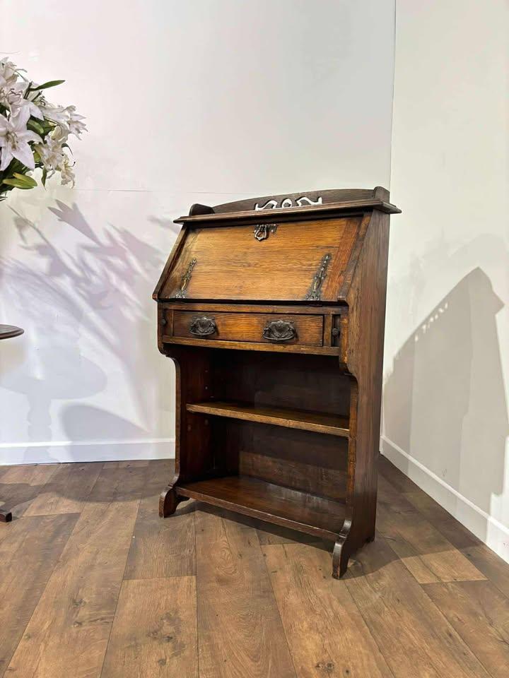 Oak Arts & Crafts Student Bureau (1 of 16)