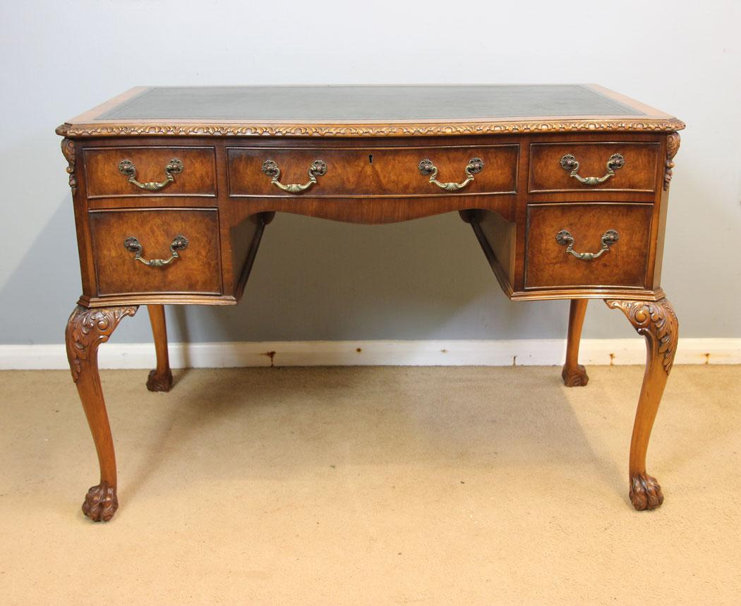 Walnut Knee Hole Writing Desk (1 of 17) Walnut Knee Hole Writing Desk (1 of 17)