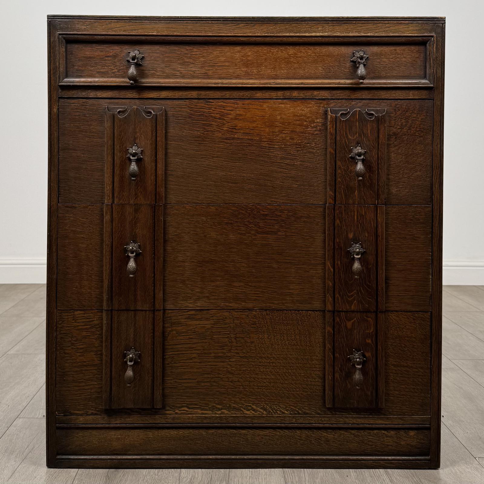 Antique 20th Century Linenfold Chest of Drawers in Oak (1 of 11) Antique 20th Century Linenfold Chest of Drawers in Oak (1 of 11)