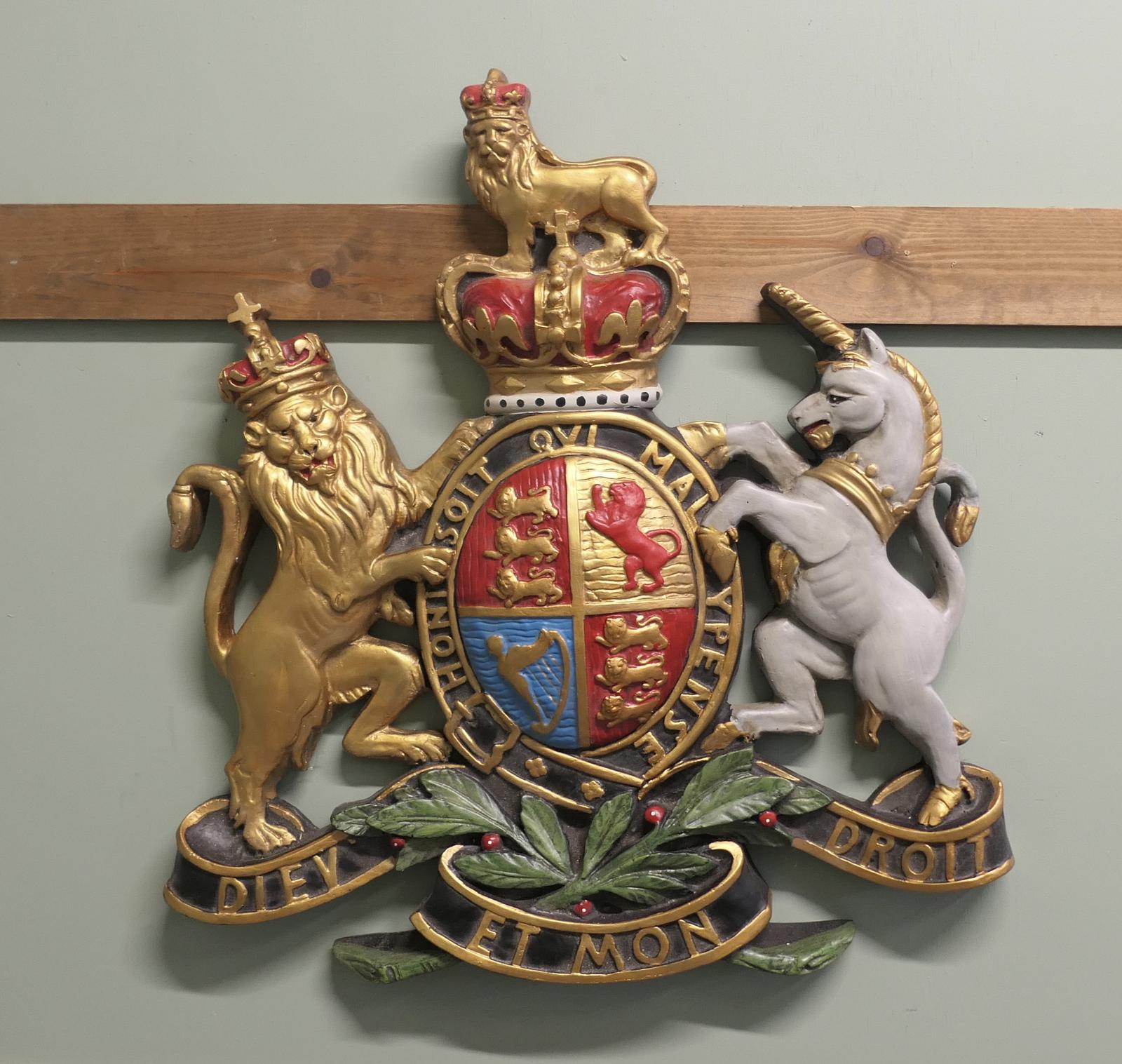 British Royal Coat of Arms Wall Plaque (1 of 6)