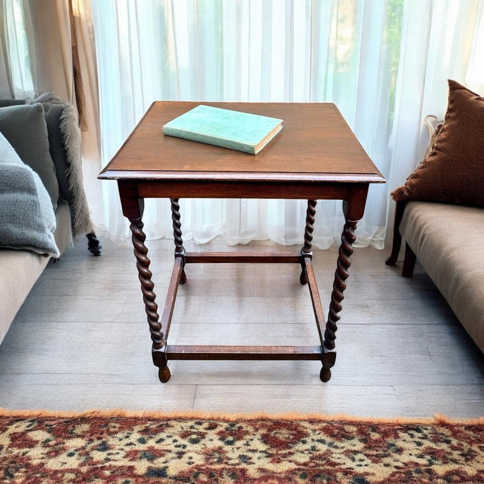 Vintage Oak Side Table / English c.1920 / Barley Twist Legs (1 of 10)