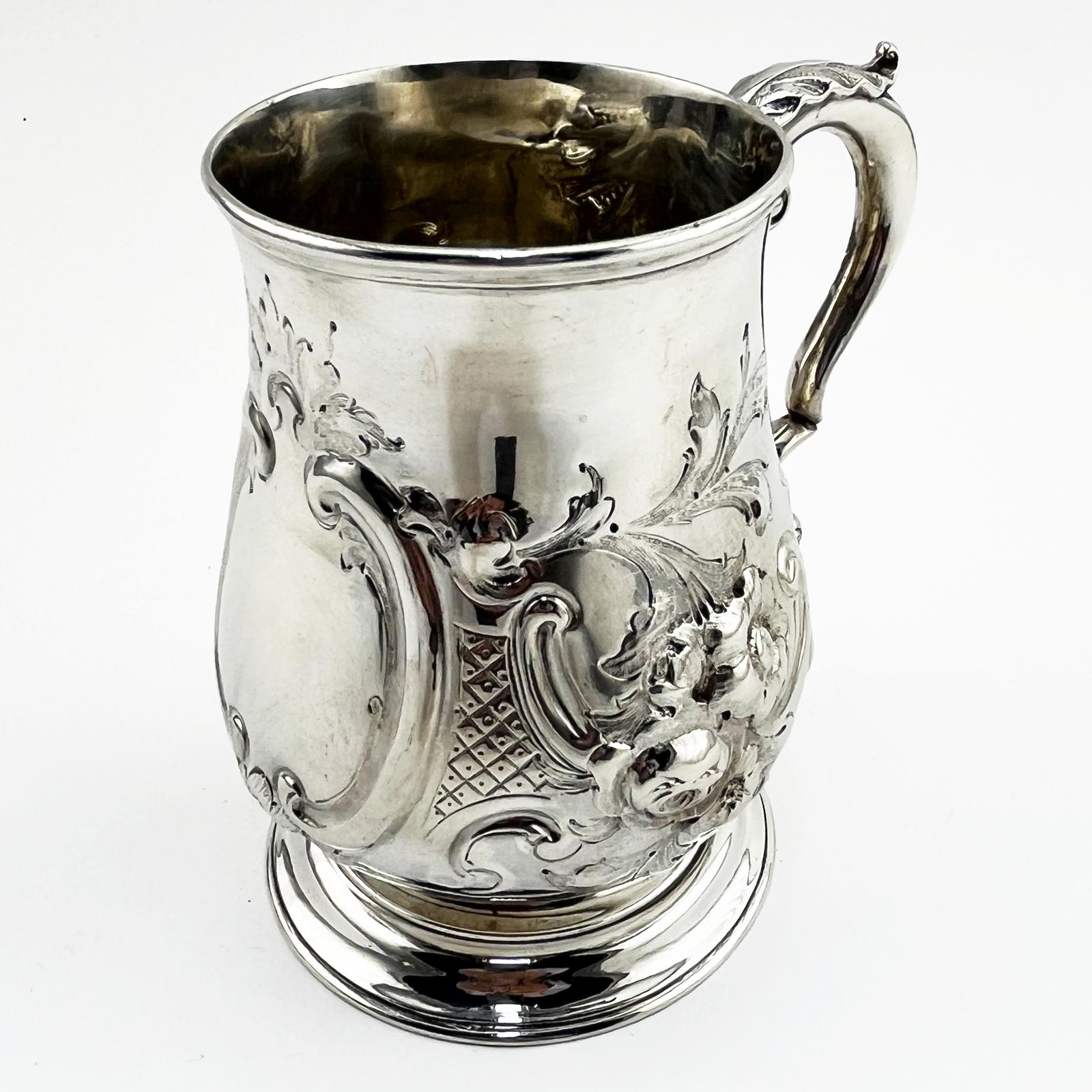 Victorian Sterling Silver 17 Fl Oz Baulster Shaped Mug (1 of 6) Victorian Sterling Silver 17 Fl Oz Baulster Shaped Mug (1 of 6)