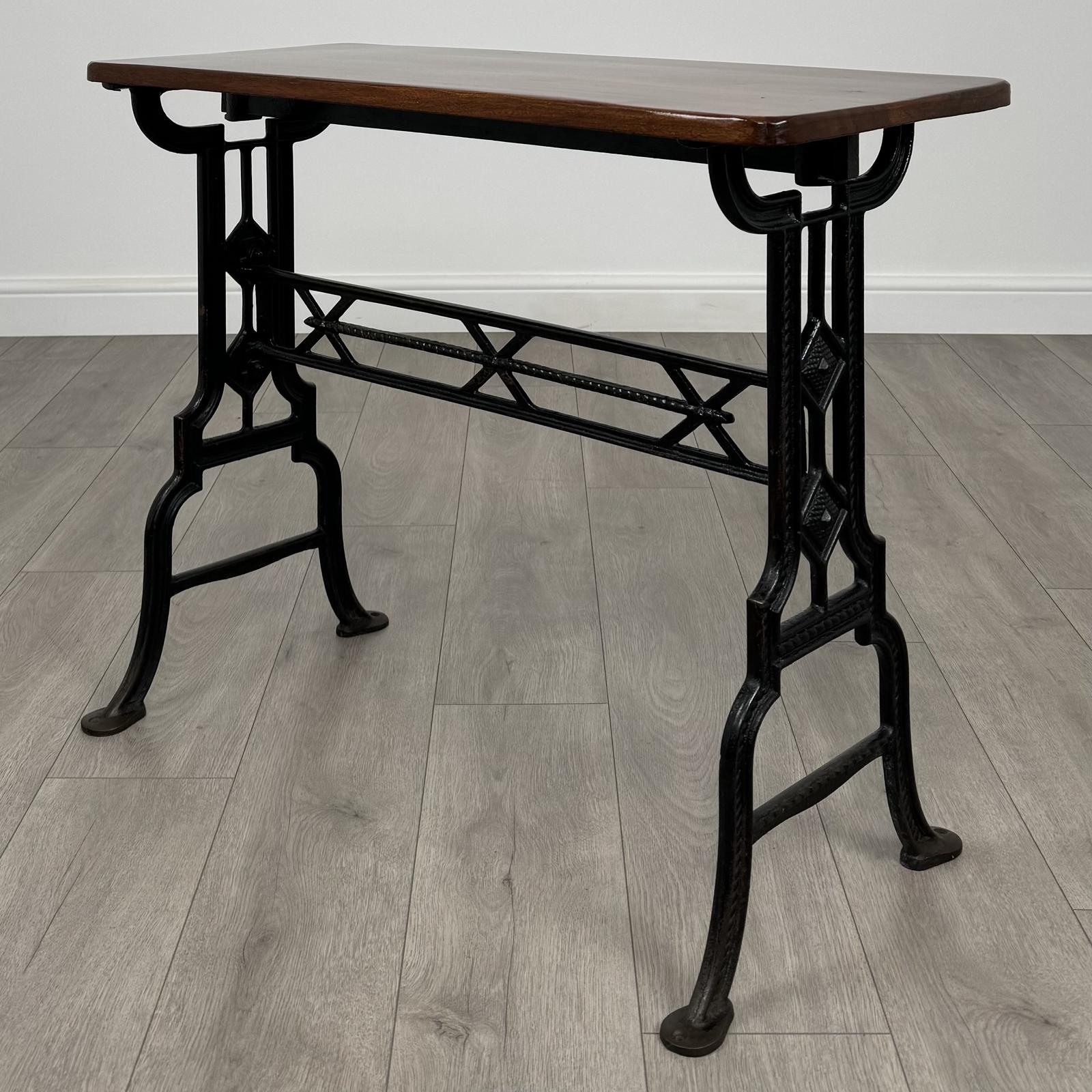 Vintage 20th Century Good Quality Cast Iron Side Table (1 of 6) Vintage 20th Century Good Quality Cast Iron Side Table (1 of 6)