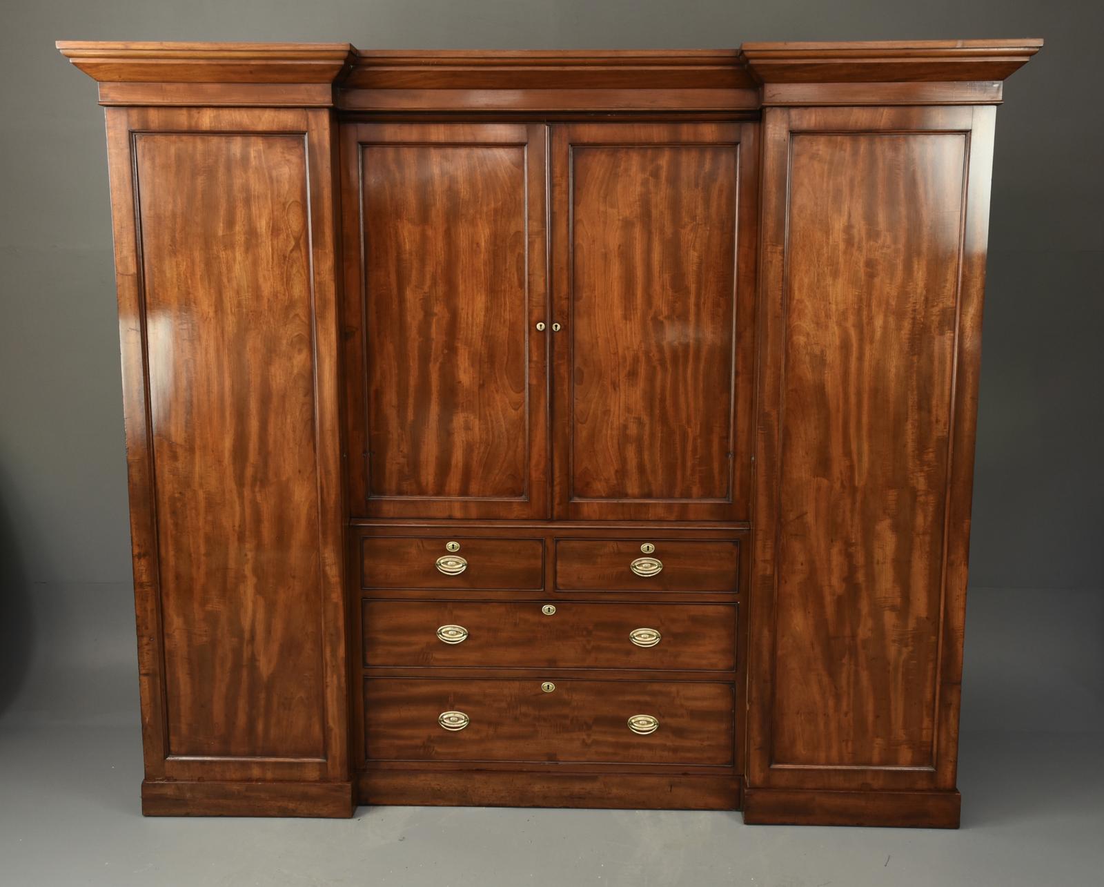 Large Georgian Mahogany Four Door Wardrobe (1 of 5) Large Georgian Mahogany Four Door Wardrobe (1 of 5)