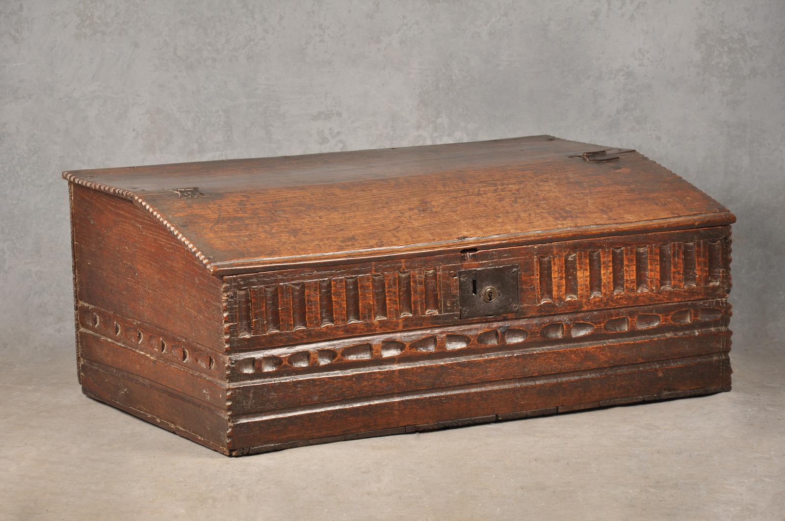 Large 17th Century Oak Box (1 of 7) Large 17th Century Oak Box (1 of 7)