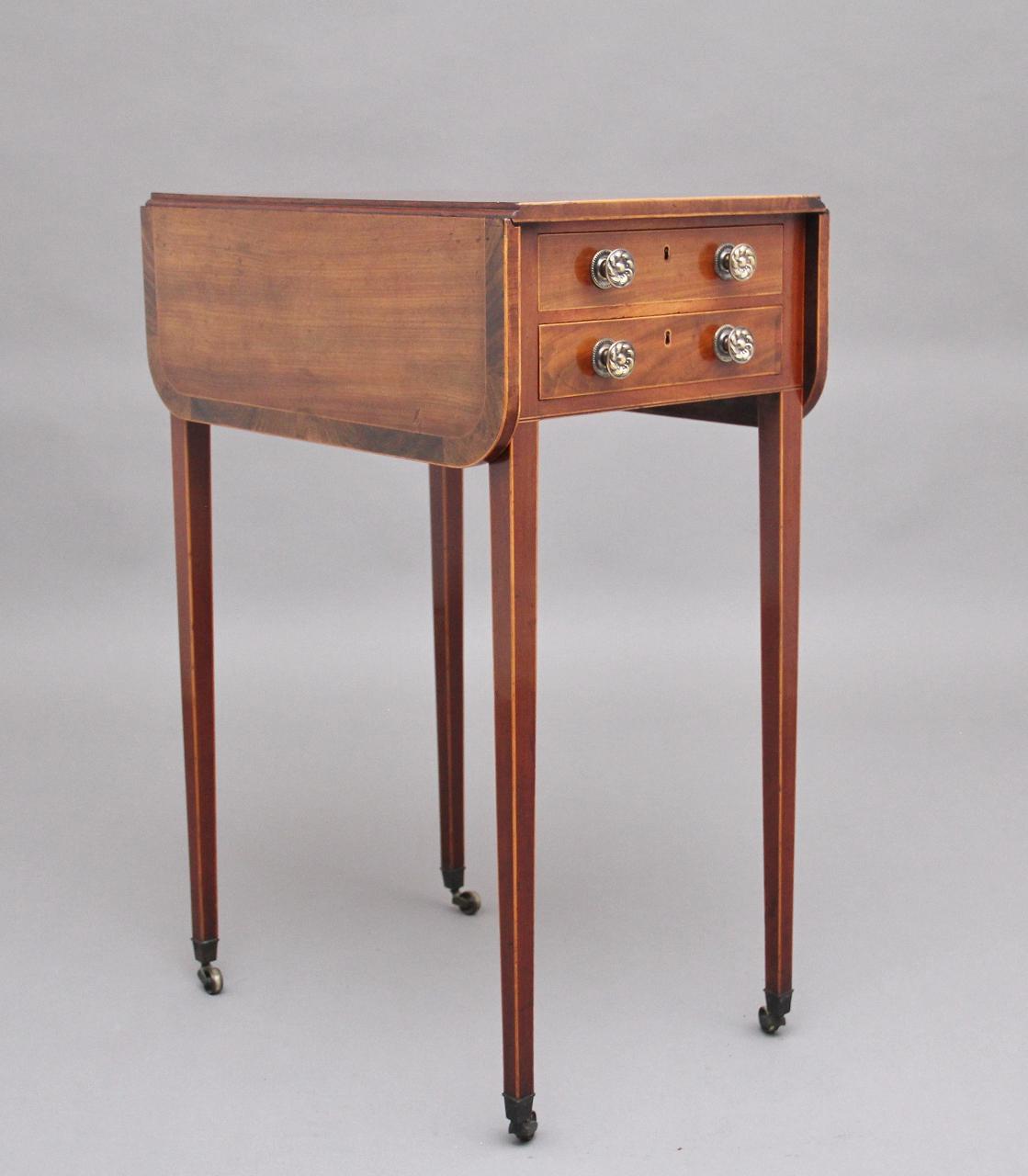 Early 19th Century Mahogany Drop-leaf / Pembroke Table (1 of 10) Early 19th Century Mahogany Drop-leaf / Pembroke Table (1 of 10)