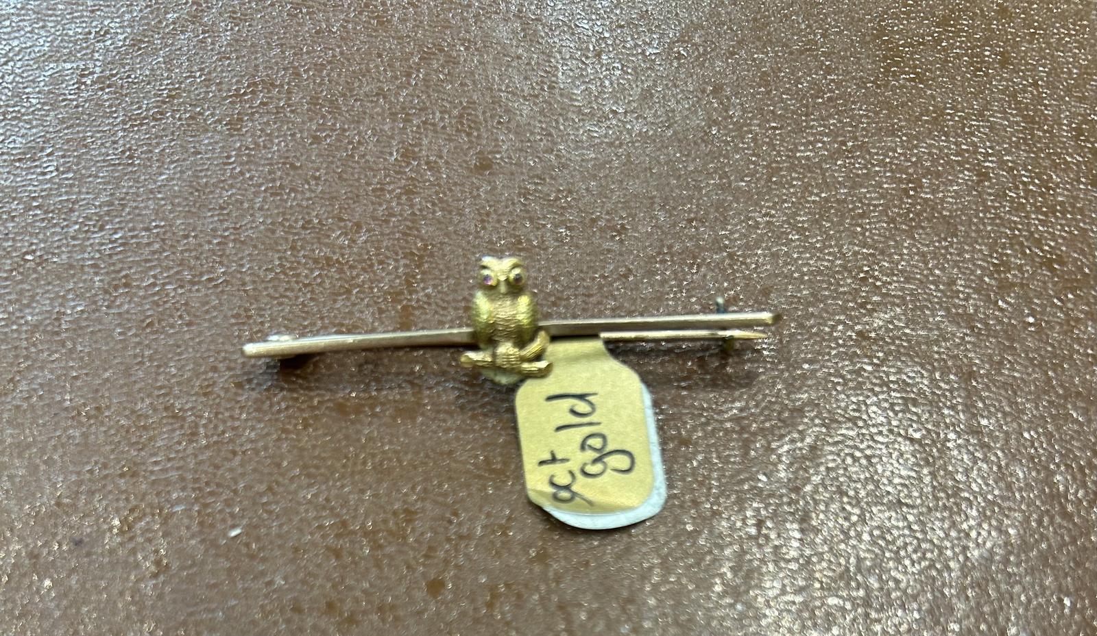 9ct Gold Owl Brooch (1 of 2)