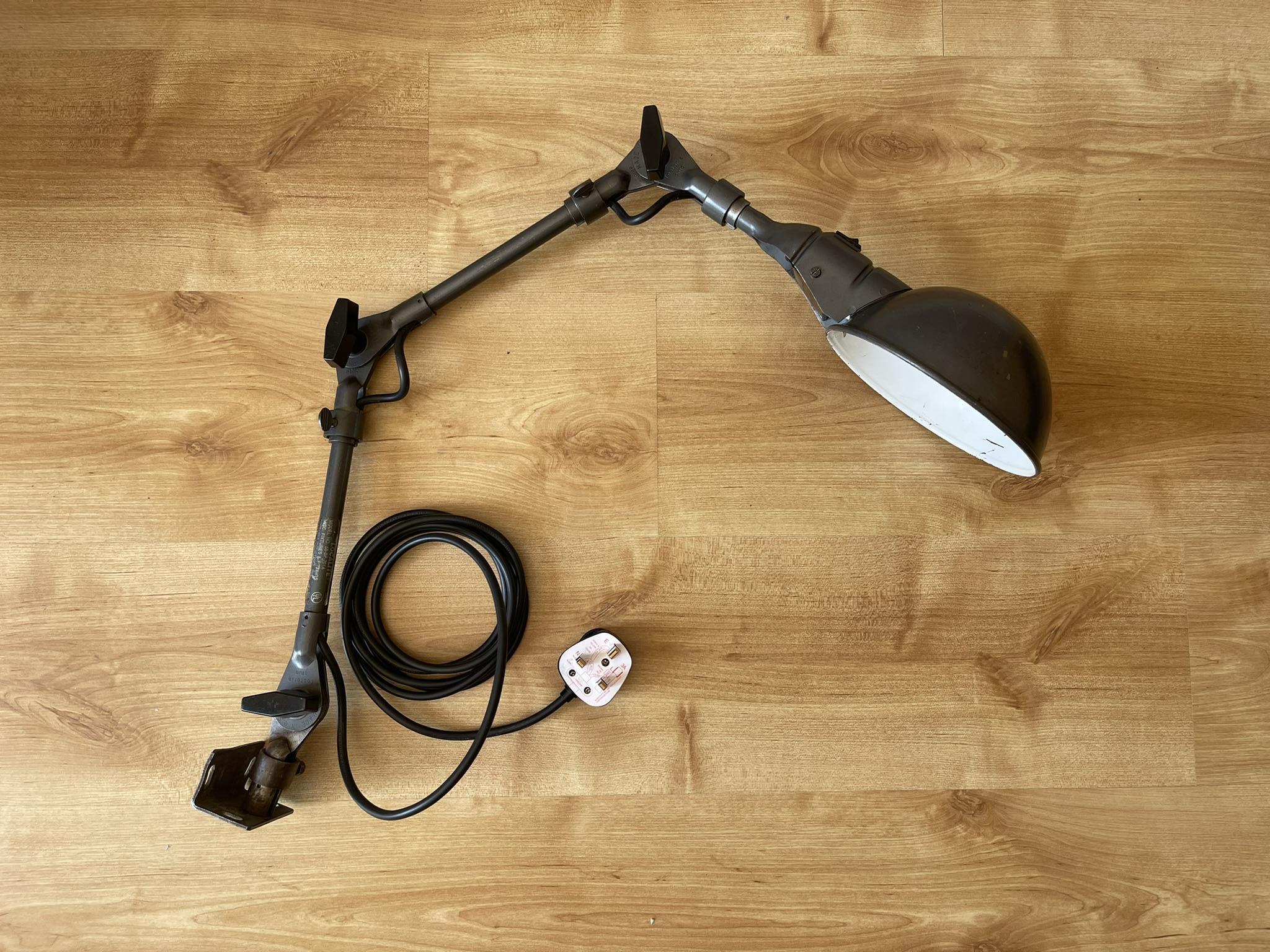 Lamp Industrial Articulated Localite Work Light by Fostoria (1 of 8) Lamp Industrial Articulated Localite Work Light by Fostoria (1 of 8)